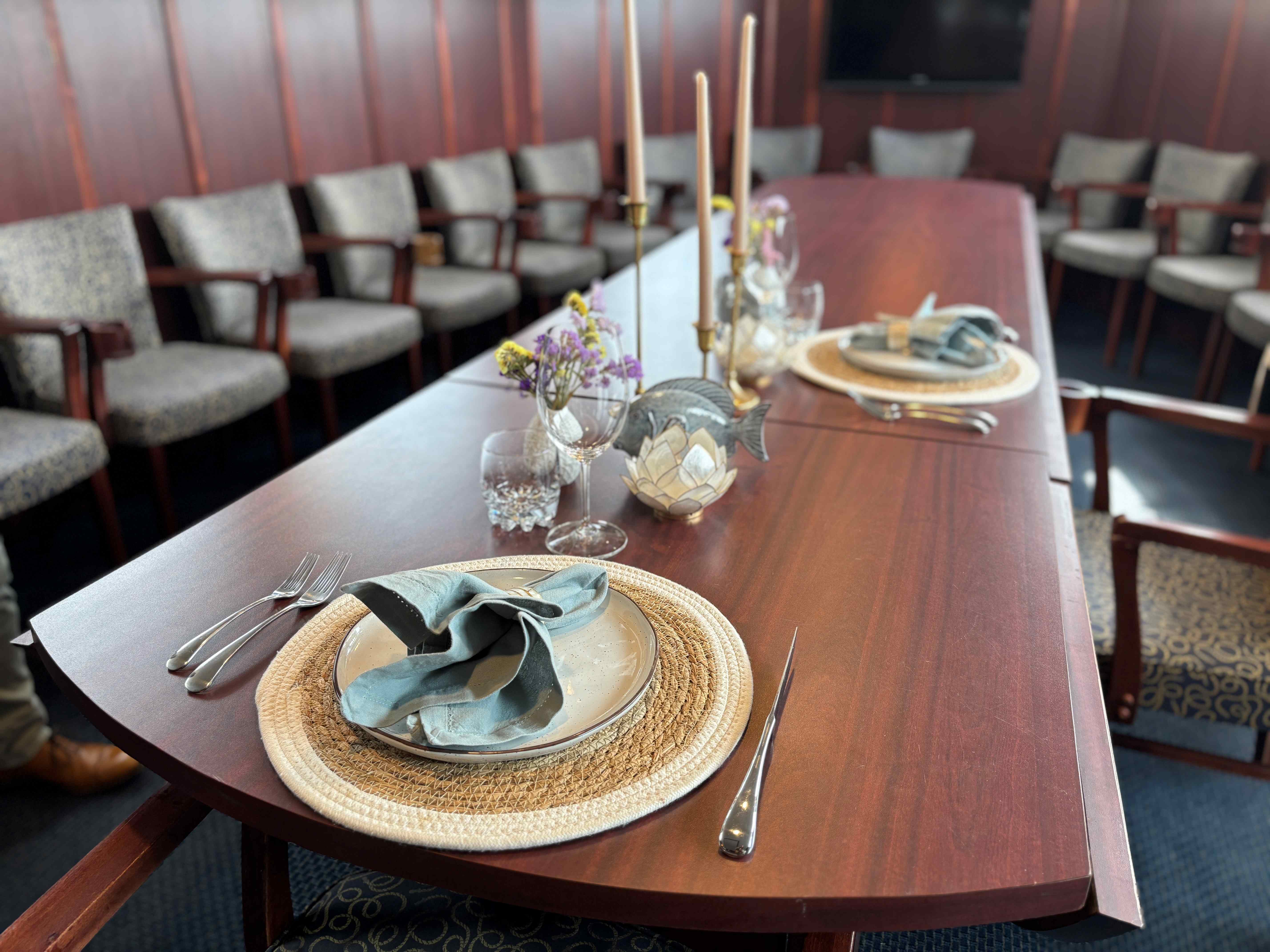 Table service aboard the Maisonneuve ship