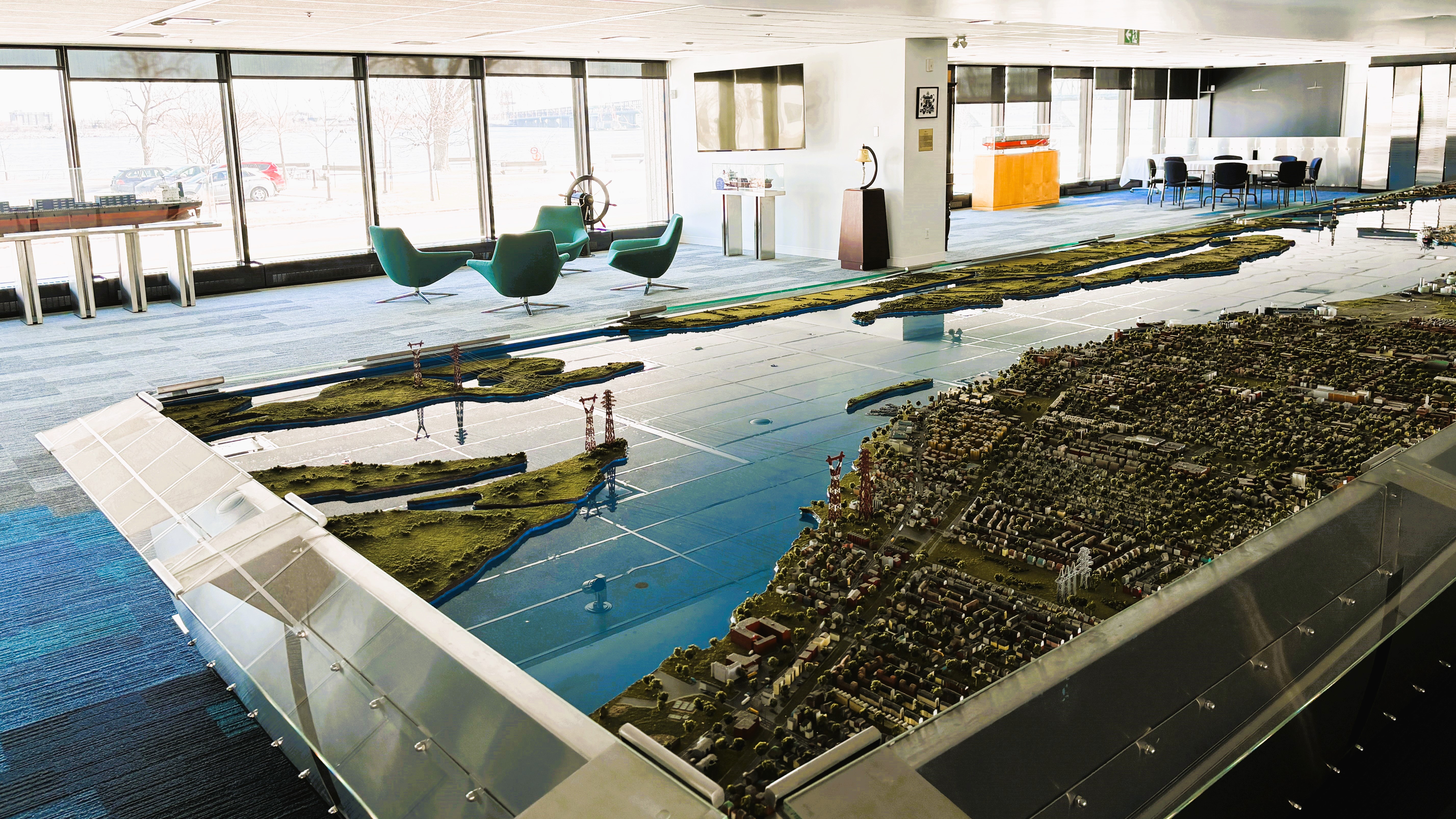 Vue de la maquette dans la salle DJT