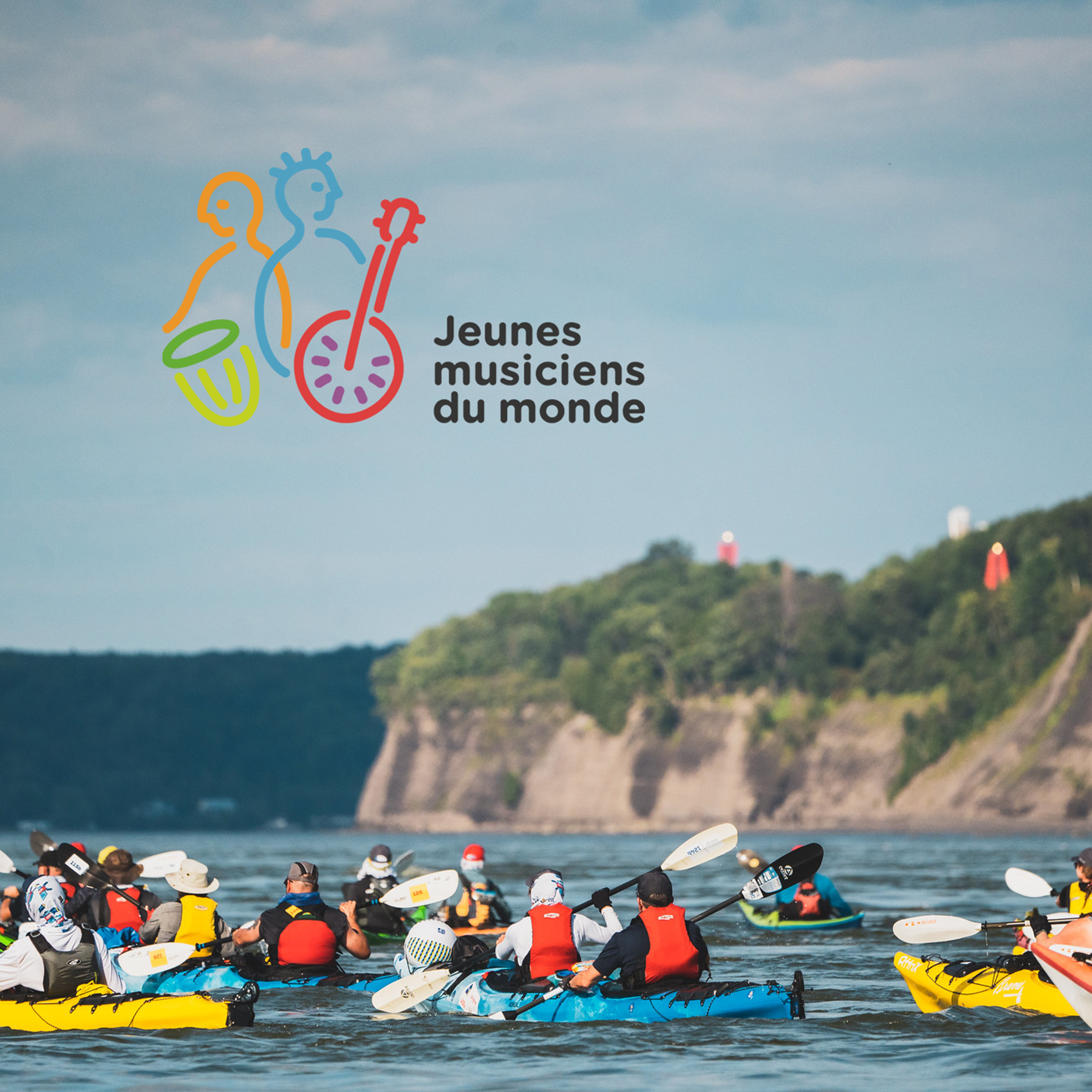 Kayakistes sur le fleuve Saint-Laurent
