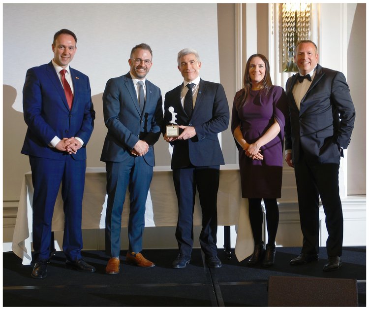 Guillaume Brossard et Alain Bérard reçoivent le prix Entreprise de l'année