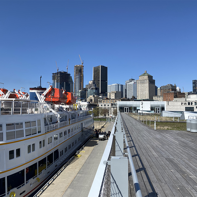 navire de croisière au Port de Montréal