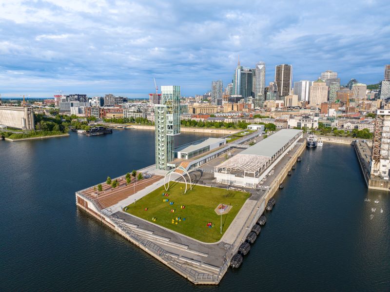 Vue aérienne du Grand Quai du Port de Montréal