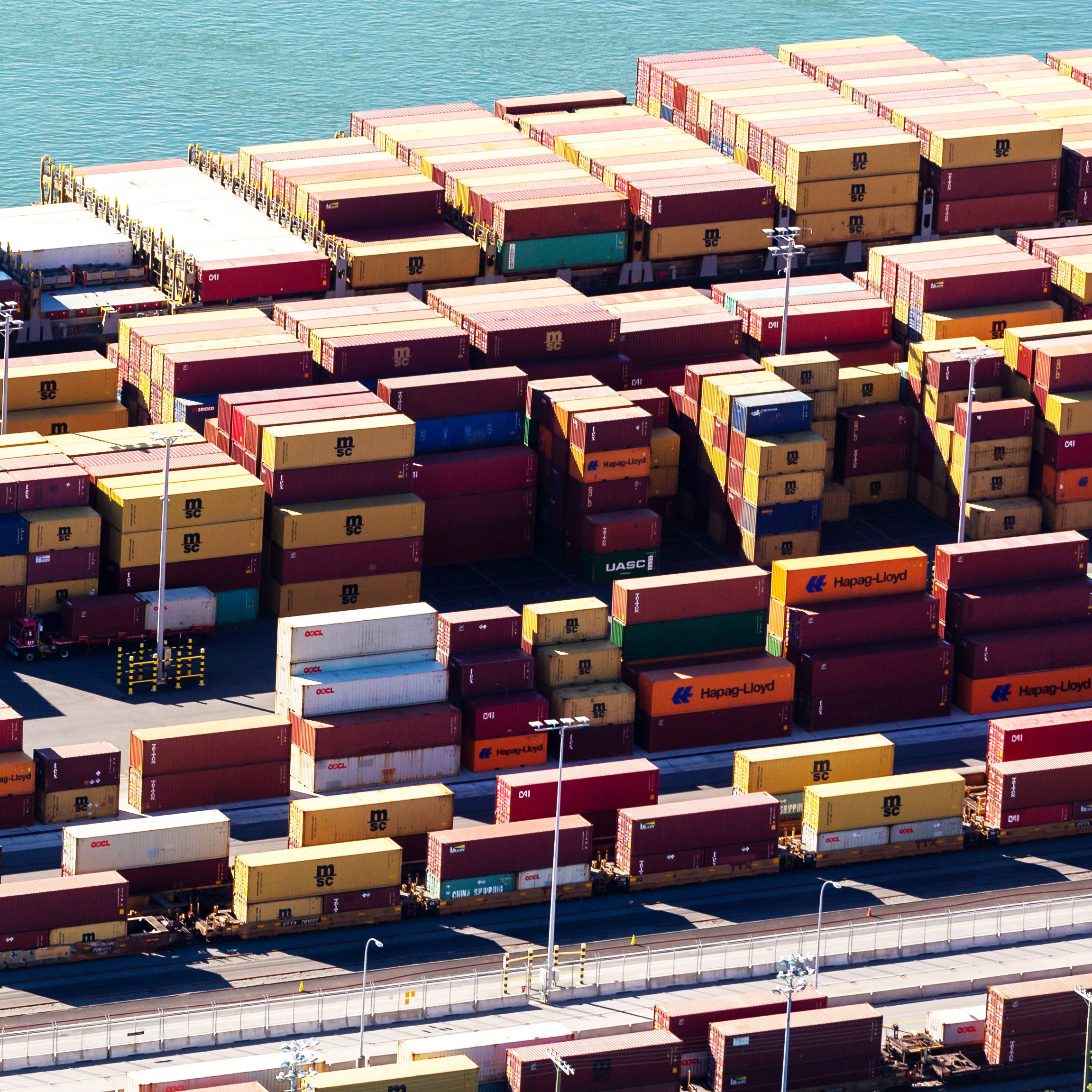 conteneurs au Port de Montréal