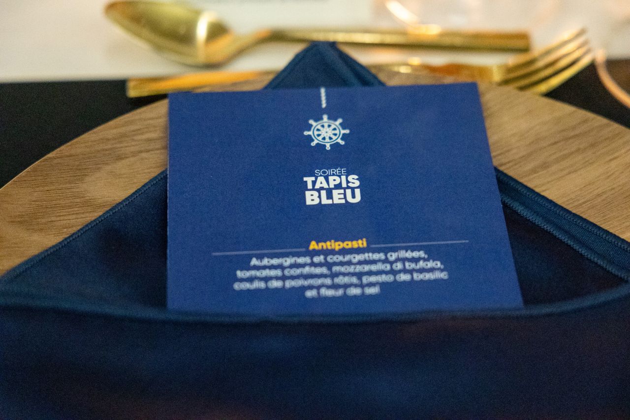Cartin d'invitation à la soirée Tapis bleu 2025 de l'APM