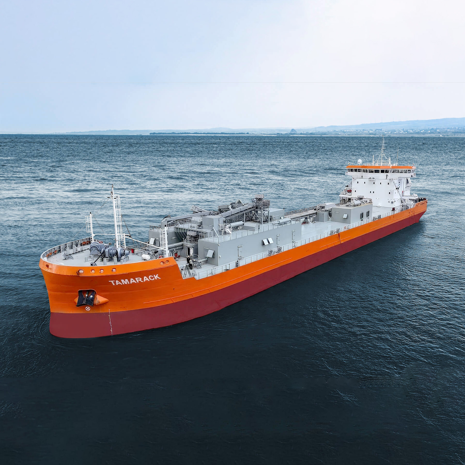 Le MV Tamarack sur l'eau