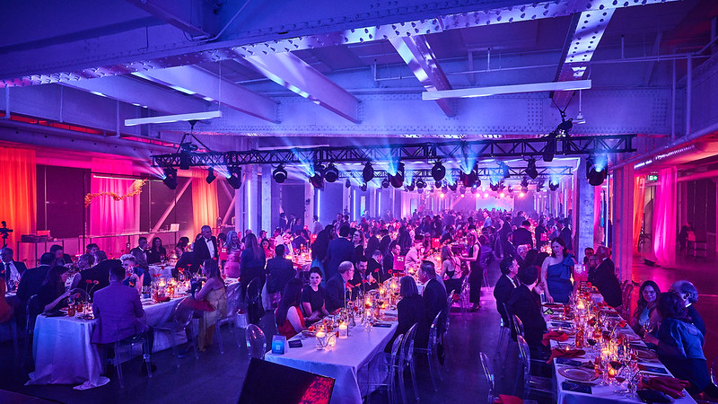 banquet festif et logo du Port de Montréal