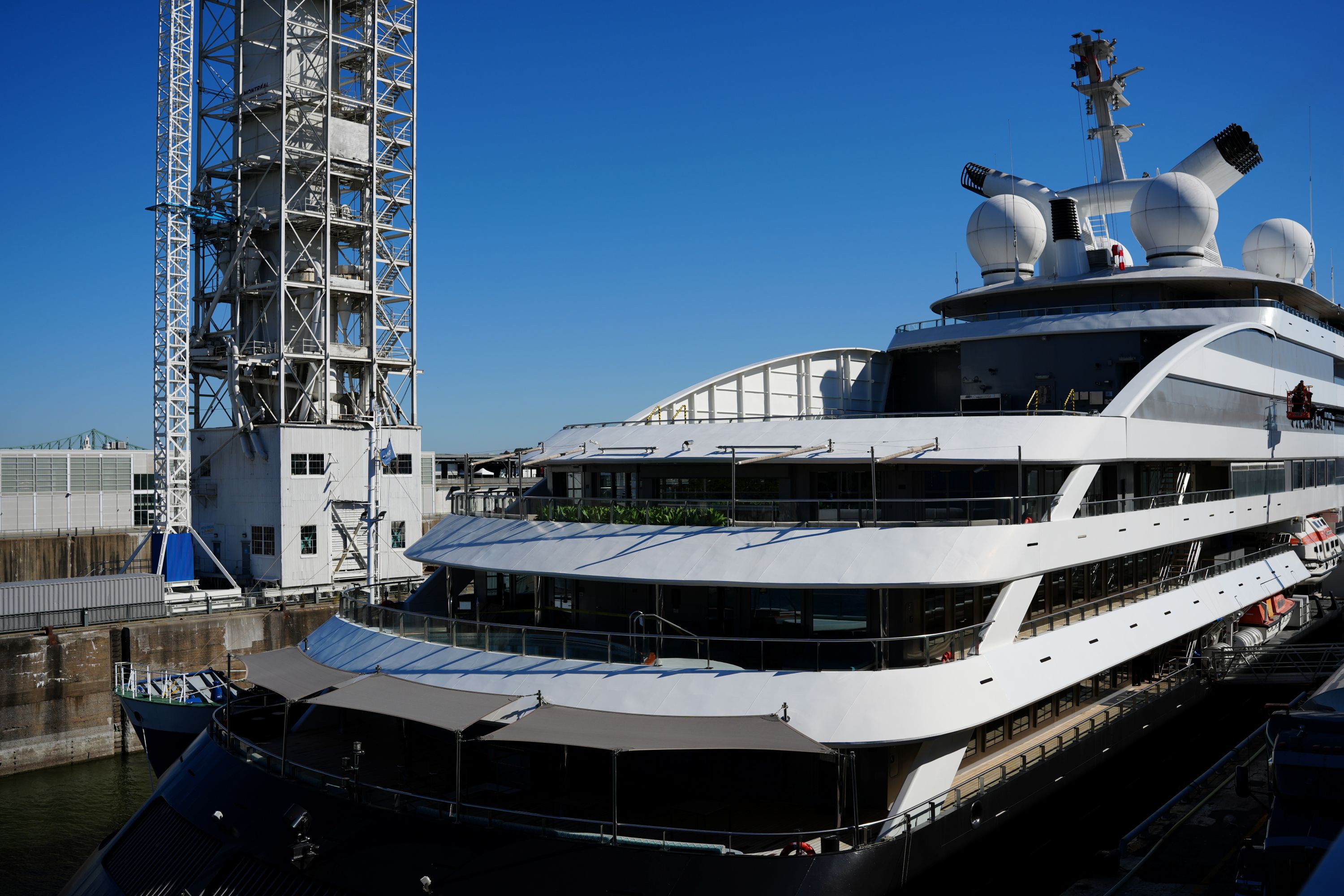 Le Scenic Eclipse