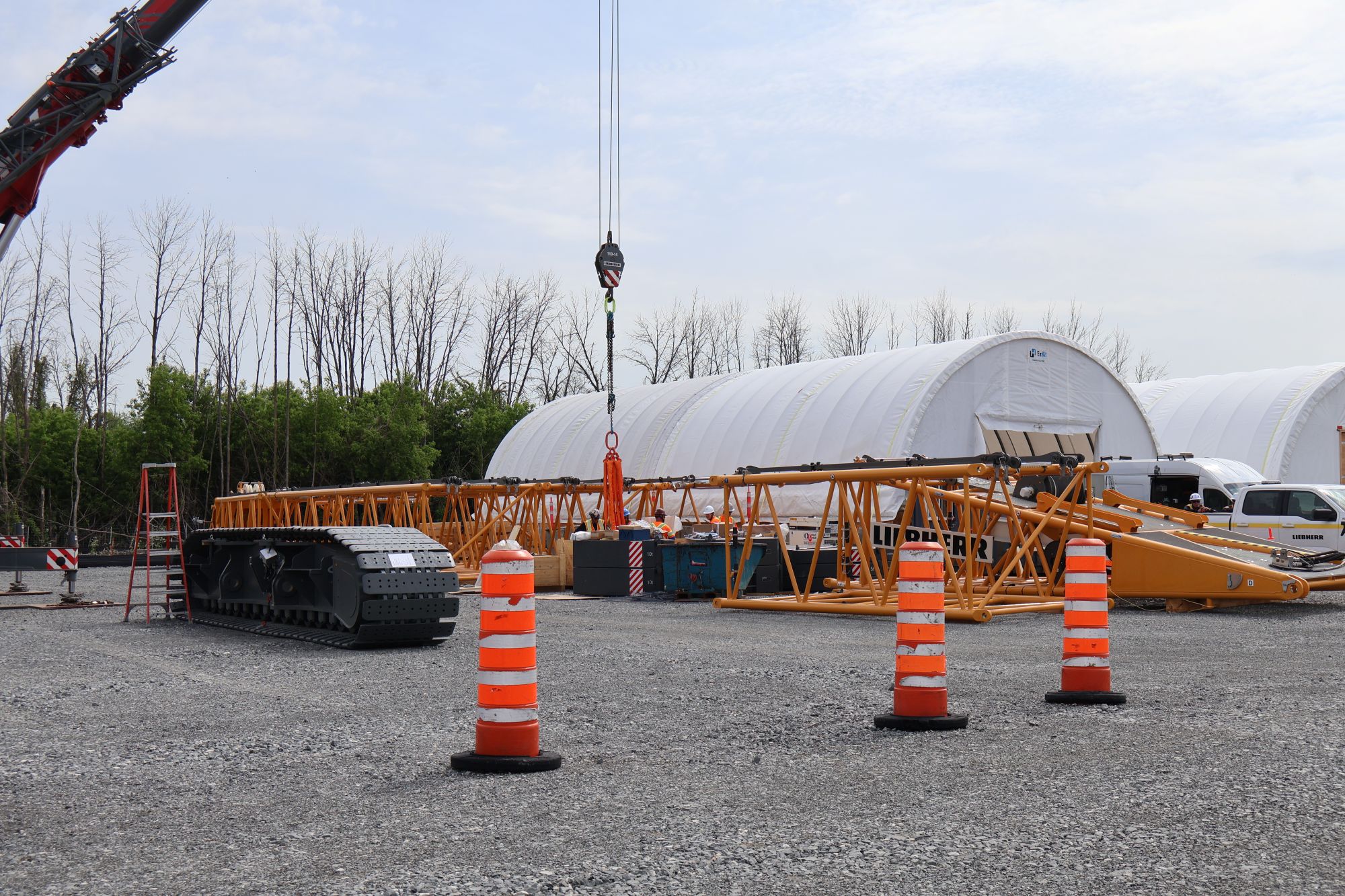 livraison d'une grue pour les travaux du terminal Contrecoeur