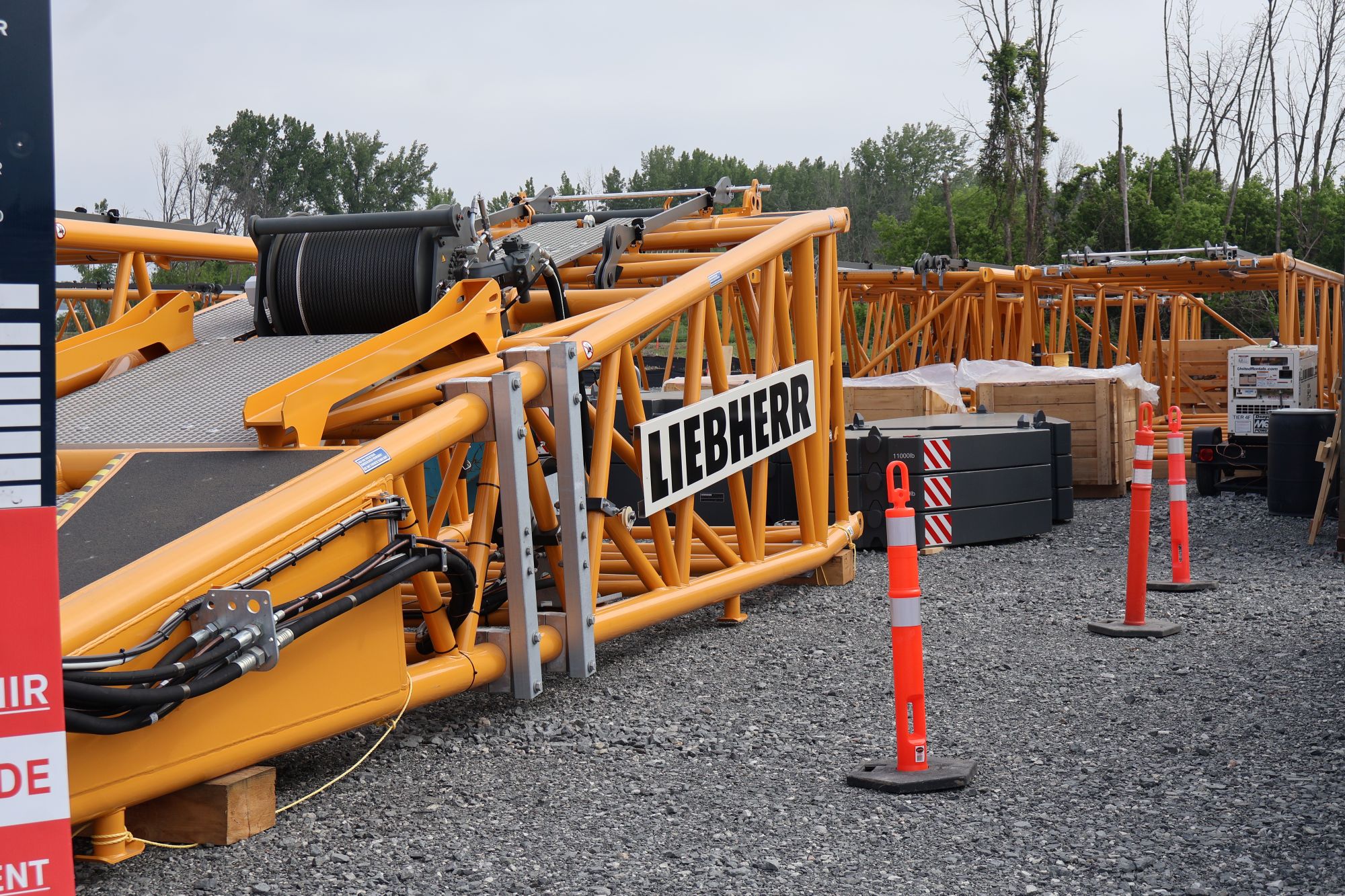 livraison d'une grue pour les travaux du terminal Contrecoeur