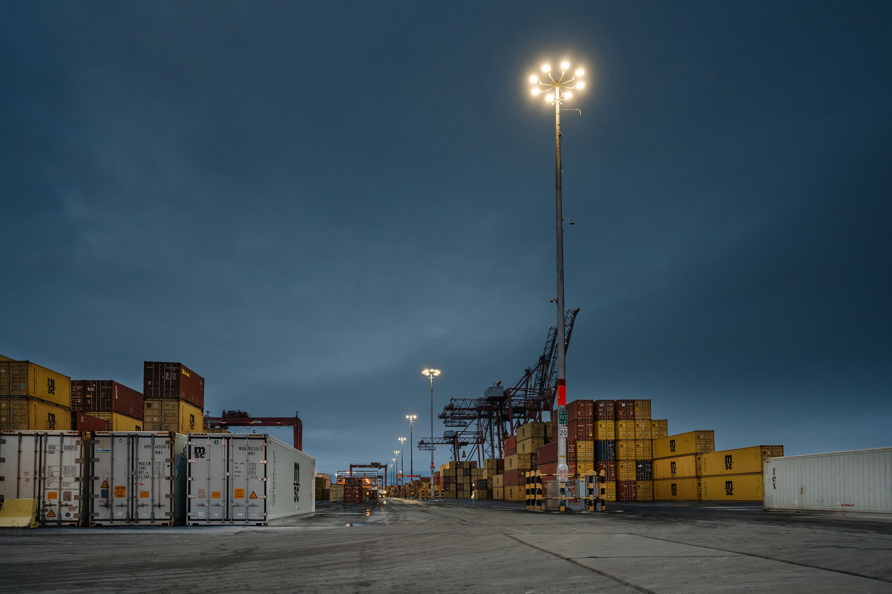 Éclairage de nuit au terminal Maisonneuve