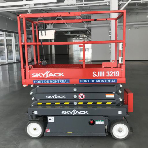 Electric scissor lift (Skyjack)