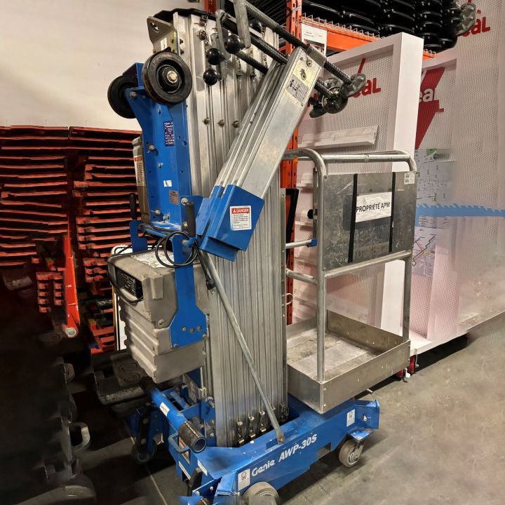 Manual scissor lift (Skyjack)